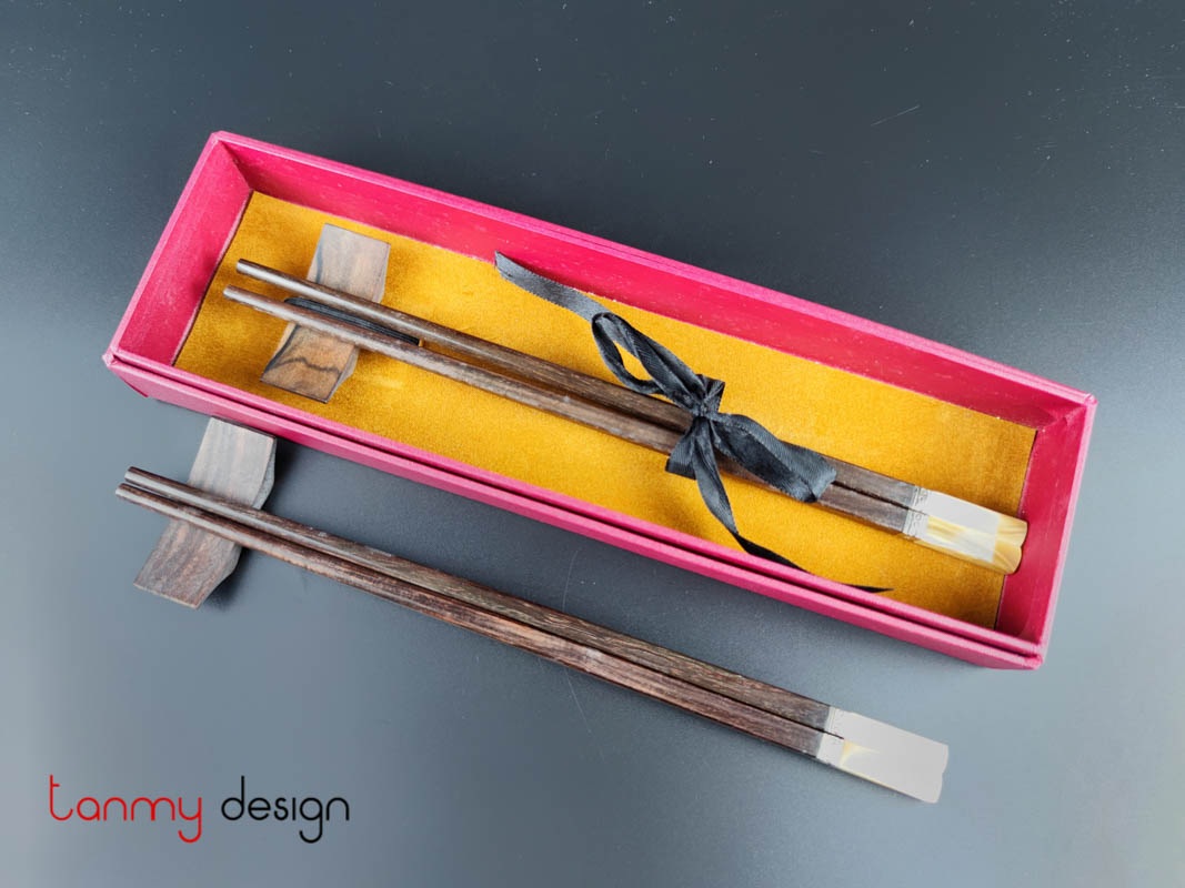 Set of 2 pairs of square rosewood chopsticks with snail head of